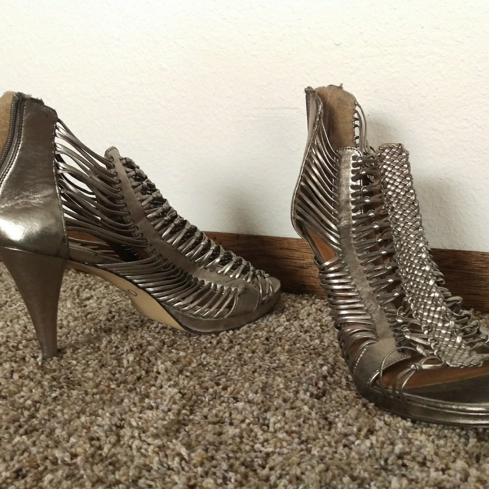Strappy pumps
